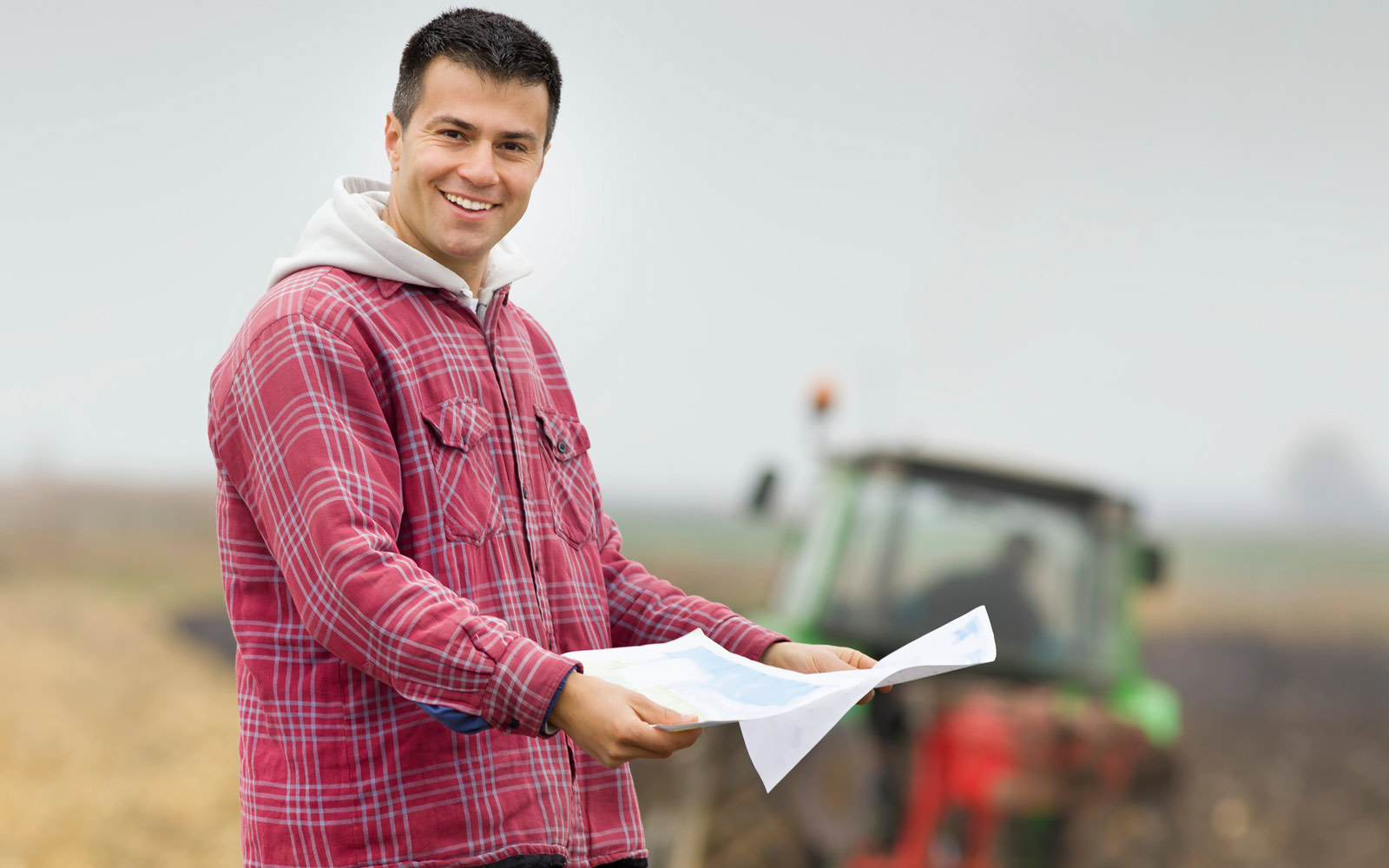 Le Document Unique (DUER) est bien plus qu’une obligation légale : il contribue à créer un environnement de travail plus sûr et à protéger la santé des salariés. Mais que doit-il comporter ?
