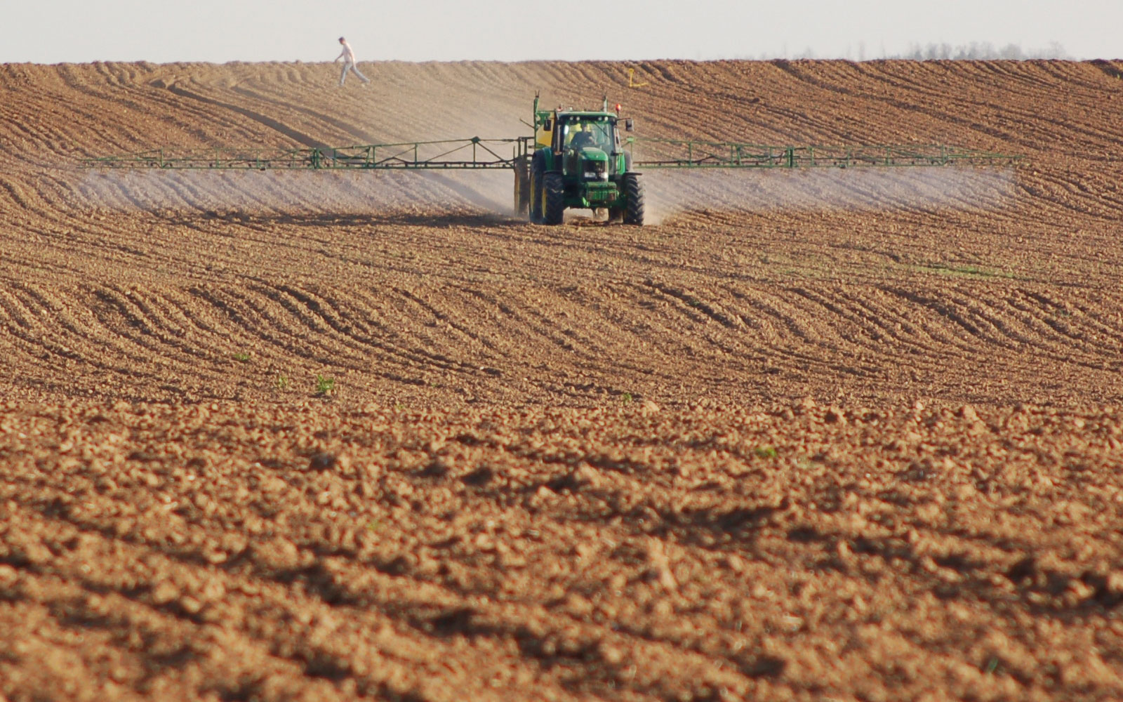 L’étude de Kanott menée en Hauts-de-France met en lumière des leviers d’amélioration de la productivité des ETA. Les pulvérisateurs sont pointés, avec la presse, comme les champions du temps et des kilomètres improductifs.