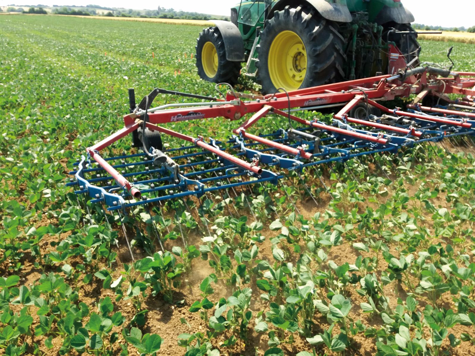 Encourager une transition plus large passe par une rémunération au moins équivalente des systèmes agroécologiques et conventionnels.