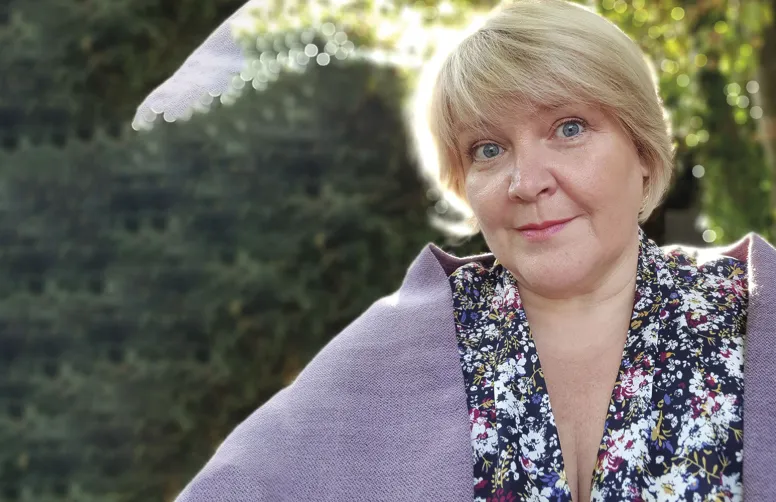 Odile Coene-Rousseau, responsable Qualité & Laboratoire chez Lesieur, précise les devenirs possibles des graines de tournesol.