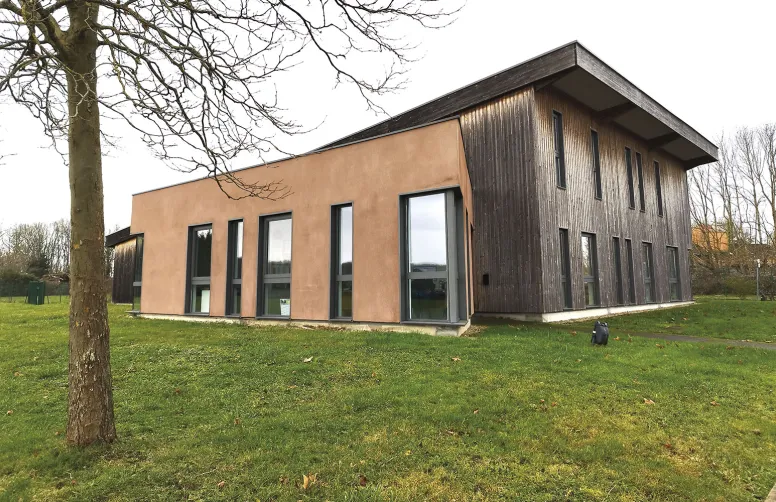 La station Arvalis de Villiers-le-Bâcle est située à proximité du pôle académique de Paris-Saclay. 