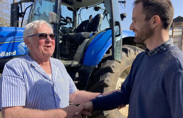 Lorsque l’on cède sa ferme, la transmission du foncier est le principal défi à relever.