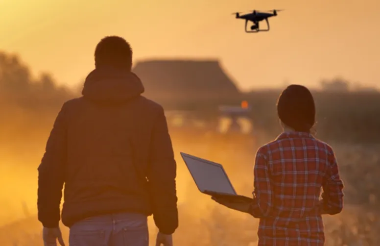 Diverses technologies numériques sont mobilisées dans le cadre du projet SIMONE, notamment pour évaluer l’impact des pratiques agroécologiques expérimentées à la ferme.