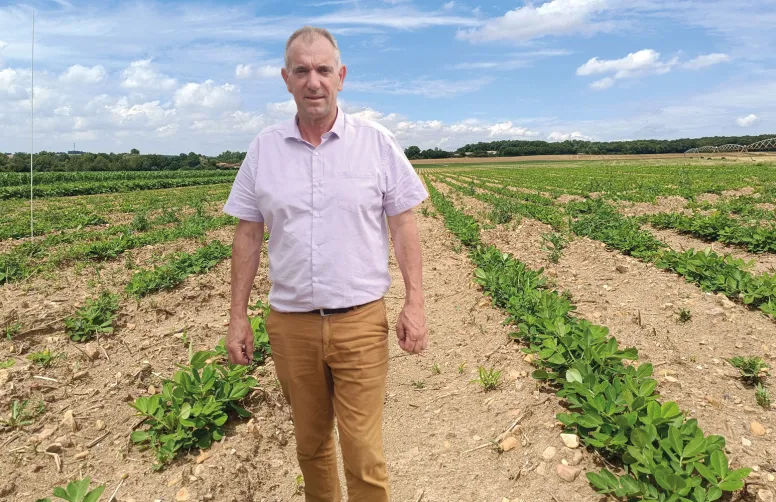 « Après deux ans d’essais, il semble que l’offre climatique en Charente soit adaptée à la cacahuète. La gestion du désherbage est la principale difficulté que je rencontre », témoigne Christian Daniau, agriculteur.   