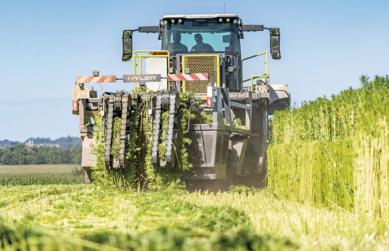 « La Sativa FL20 est la première machine au monde à récolter le chanvre pour les textiles à fibres longues à l’échelle industrielle », assure Niels Baert, PDG d’Hyler.