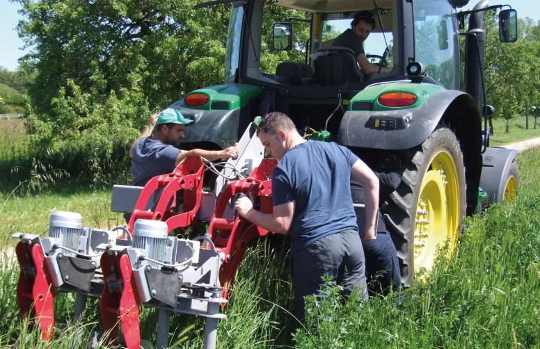 Selon l’étude, « chaque membre supplémentaire d’une CUMA entraîne une diminution de 0,07 % de l’utilisation locale des pesticides ».