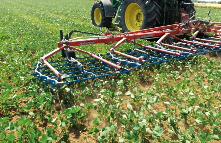Encourager une transition plus large passe par une rémunération au moins équivalente des systèmes agroécologiques et conventionnels.