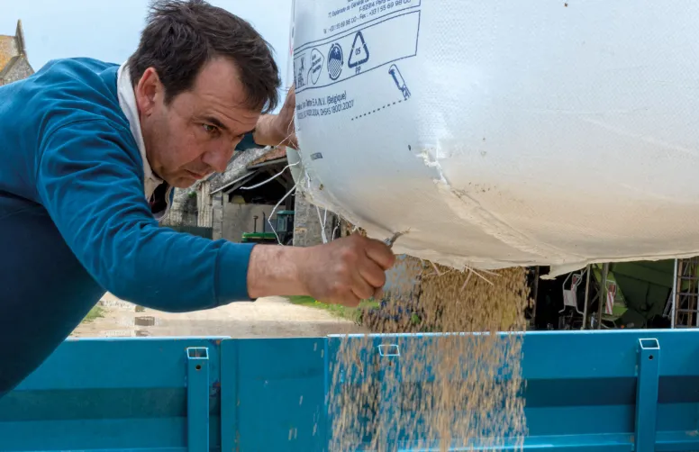 Engrais et amendements, qui représentaient déjà 16 % des charges à l’hectare des exploitations céréalières spécialisées en 2019-2023, coûtent toujours plus cher.