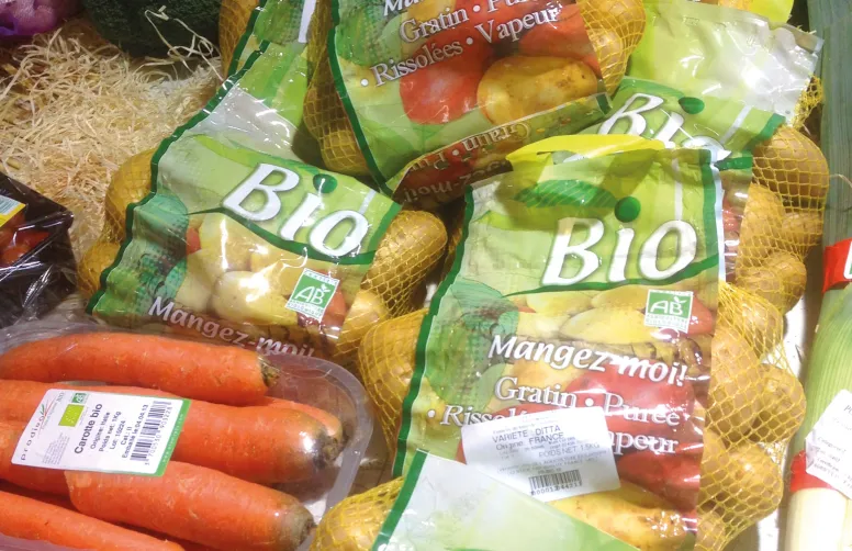 Les surfaces agricoles conduites en bio poursuivent leur recul : -56 197 ha en 2024, après une perte de 54 248 ha en 2023. En revanche, la consommation de produits bio redémarre.