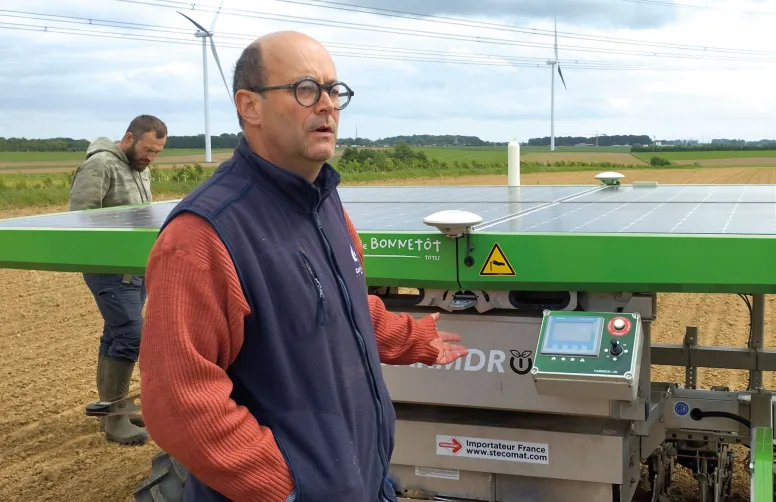 L’investissement dans un robot Farmdroïd permet à Gaëtan Delacroix de lever la contrainte du désherbage manuel et de déplafonner la sole attribuable aux légumes.