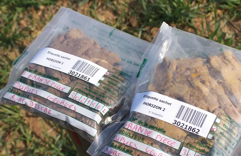 Les échantillons de terre doivent etre envoyés au laboratoire sous 24 heures après prélèvement : éviter les fins de semaine.