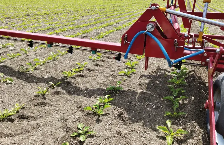 La pulvérisation localisée requiert un semis en précision RTK, le recours au même autoguidage au semis et à la pulvérisation, ainsi qu’un centrage rigoureux du semoir et du pulvérisateur par rapport à l’antenne du tracteur.
