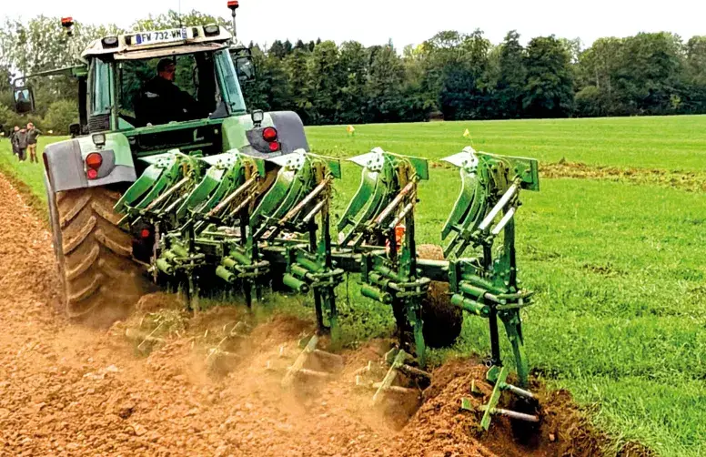 Face aux graminées difficiles, le labour demeure un levier agronomique de premier plan.