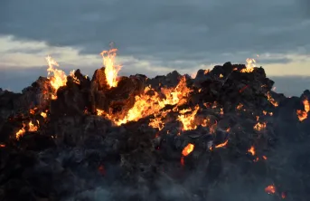 Entrainant des feux d'ampleur inédite, les pics de température de l'été sont provoqués par le réchauffement climatique.