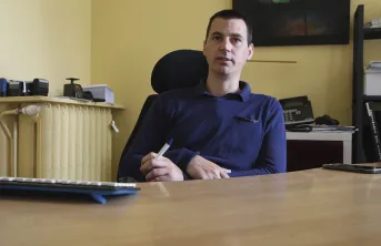 Grégoire Omont exploite, depuis deux ans, un méthaniseur principalement alimenté par des pulpes de betteraves et des CIVE.