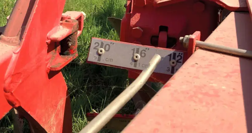 Ce repère visuel permet au chauffeur de connaitre la largeur de raie utilisée.