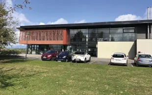 Stations Arvalis de Normandie : l’architecture de la station d’Écardenville-la-Campagne fait écho au lin fibre cultivé dans la région