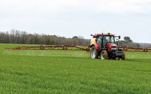 Pour maximiser sa marge brute à l’hectare, il faut saisir chaque opportunité d’économiser un passage superflu et d’obtenir la meilleure efficacité de chaque traitement réalisé.