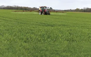 Pour maximiser sa marge brute à l’hectare, il faut saisir chaque opportunité d’économiser un passage superflu et d’obtenir la meilleure efficacité de chaque traitement réalisé.