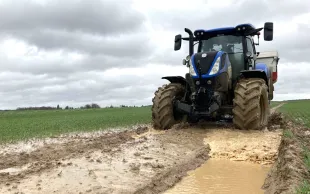 Les projections sur la pluviométrie montrent une hausse de la pluviométrie de +24 % dans le Nord en hiver