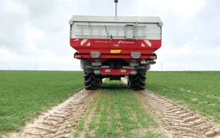 Le pilotage intégral de l’azote s’appuie sur un moteur qui estime le développement potentiel de la plante aux futures dates de fertilisation.