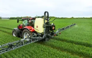 Le type de buse et le volume de bouillie n’impactent pas l’efficacité des applications fongicides.
