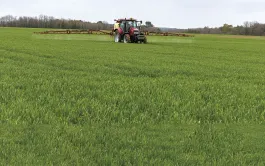 Pour maximiser sa marge brute à l’hectare, il faut saisir chaque opportunité d’économiser un passage superflu et d’obtenir la meilleure efficacité de chaque traitement réalisé.