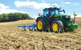Guidage actif d’outil dans les dévers : quelle précision atteint l’AutoPath de John Deere ?
