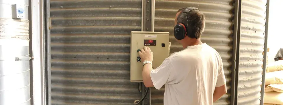 Déclenchant et stoppant le ventilateur pour qu’il fonctionne à température efficace, un thermostat optimise la durée de la ventilation et est vite rentabilisé.