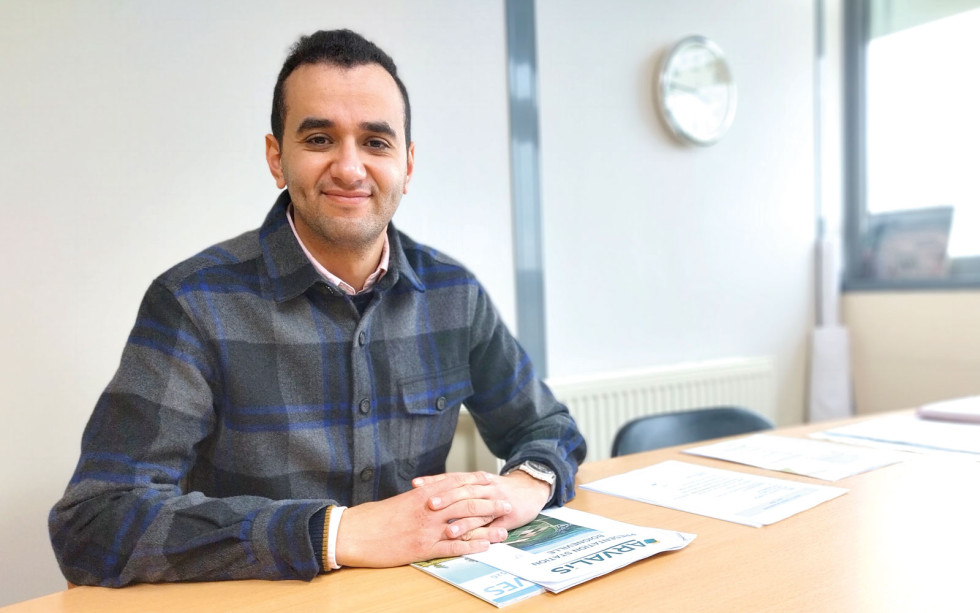Basé à Boigneville, Mehdi Hassny endosse la double casquette de chef de la station, et de chef du service Travaux, Services Généraux & Achats à l’échelle de l’institut.