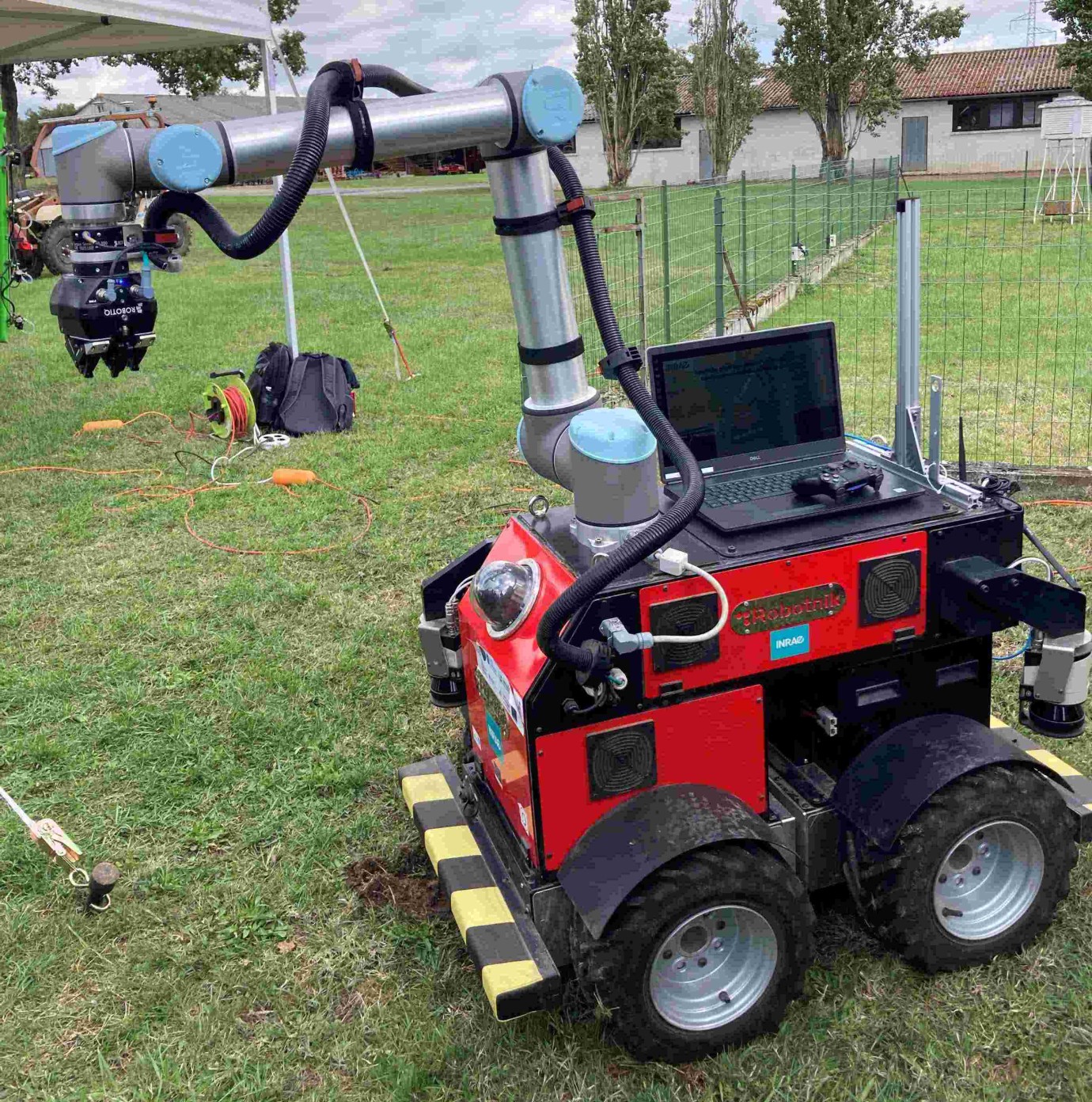 Le Campero développé par Robotnik, Inrae et l'institut Pasteur est un robot de pilotage différentiel.