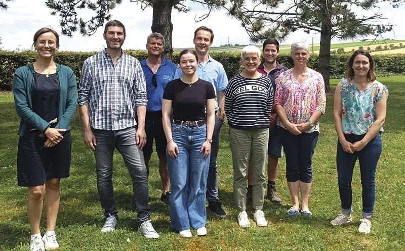 La station de Châlons-en-Champagne compte quatre ingénieurs, dont deux animateurs filières, quatre techniciens et une assistante.