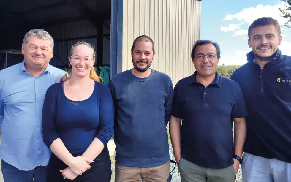 L’équipe de la station de Montans comprend Régis Hélias (ingénieur régional Sud-Ouest), Cécile Carabaca (assistante), Yann Brandt et Youssef Mestouri (techniciens), Gwendolan Piel et Arnaud Busquère* (apprentis), ainsi que des stagiaires et des temporaires en période de pointe. *Absent de la photo